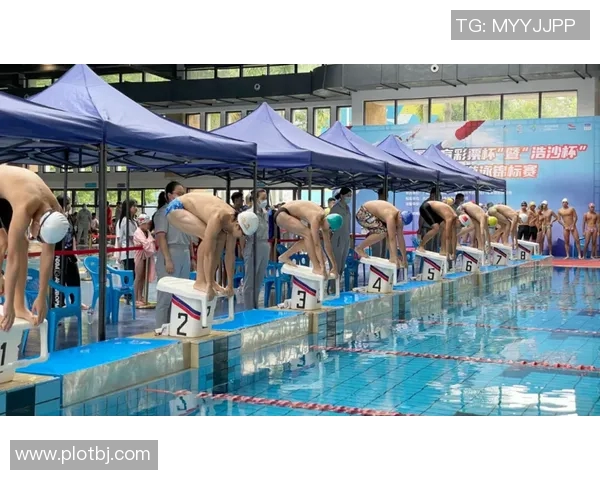 激烈泳赛激动人心 谁将摘得金牌成为全场焦点 激烈泳赛激动人心 谁将摘得金牌成为全场焦点