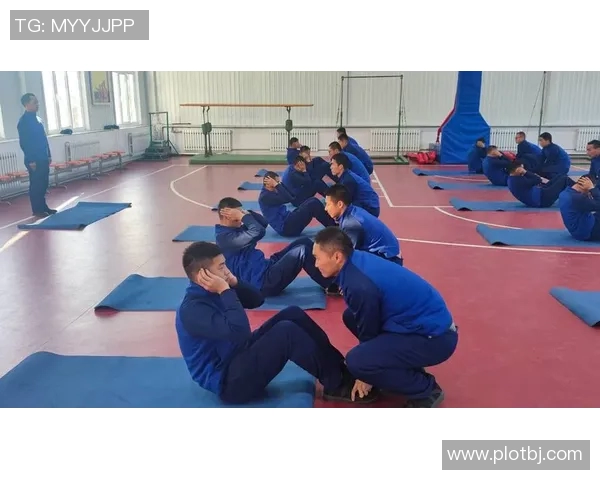 蝶泳技巧提升与体能训练相结合的全面训练方法与实践建议